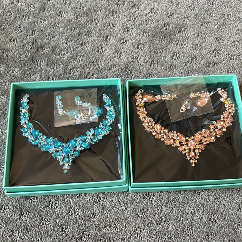 Elegant Blue and Gold Crystal Necklace Set